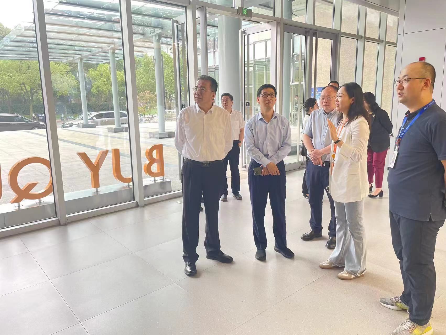 百秋.jpg 百秋.jpg